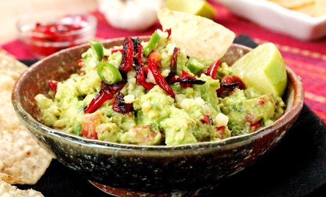 Red bell pepper with guacamole